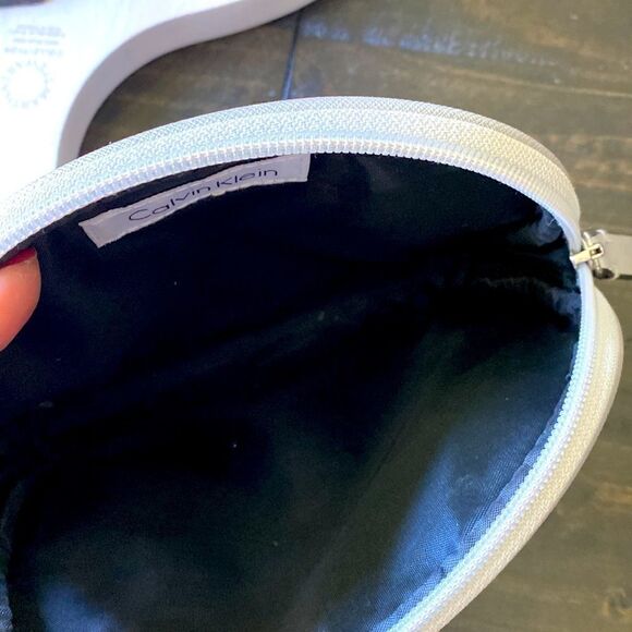 Calvin Klein Makeup Bag Silver Sturdy Grey Monogram Travel Quality Pouch - Picture 7 of 8